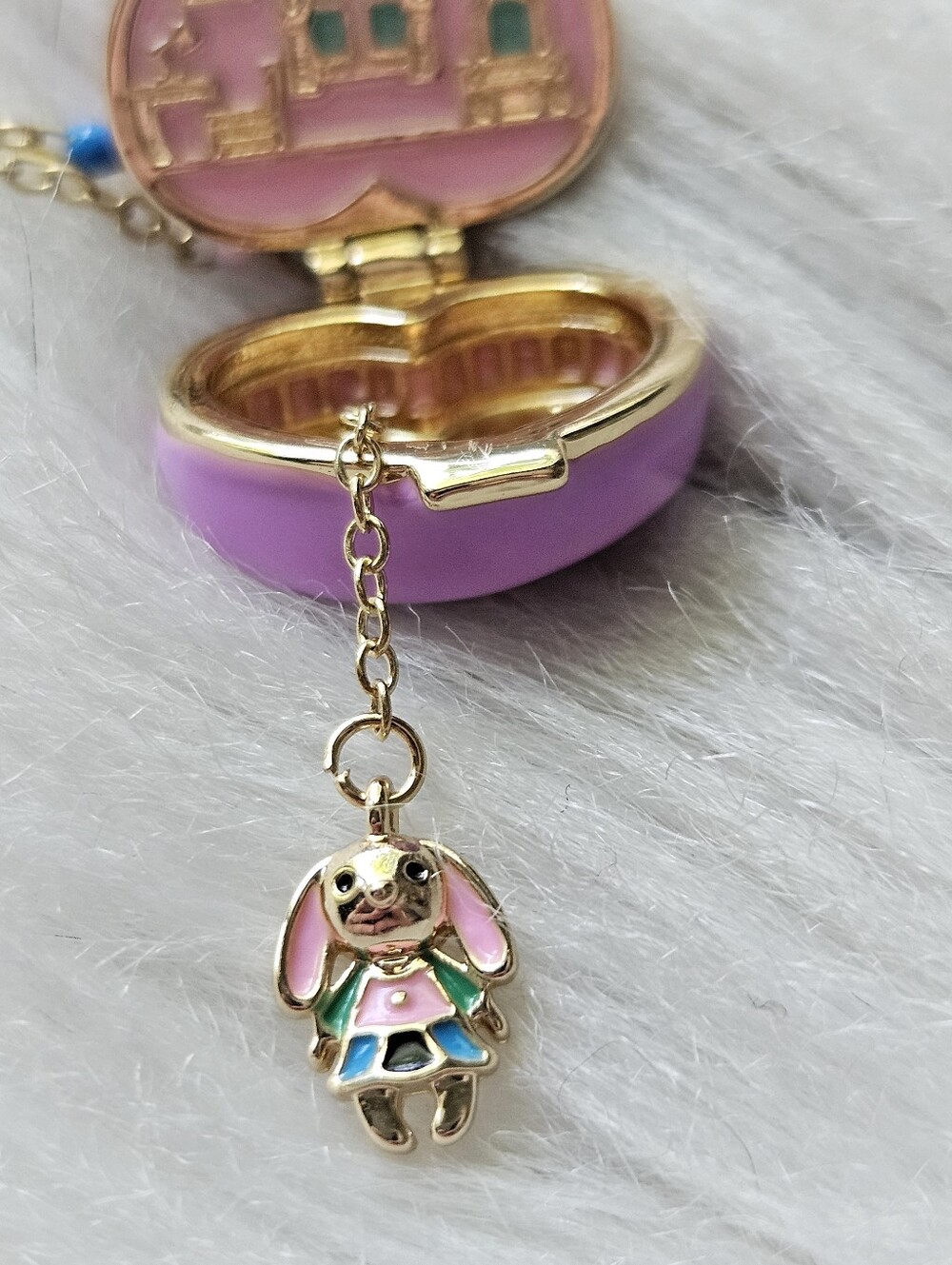 Toy Necklace - Picture 5 of 6